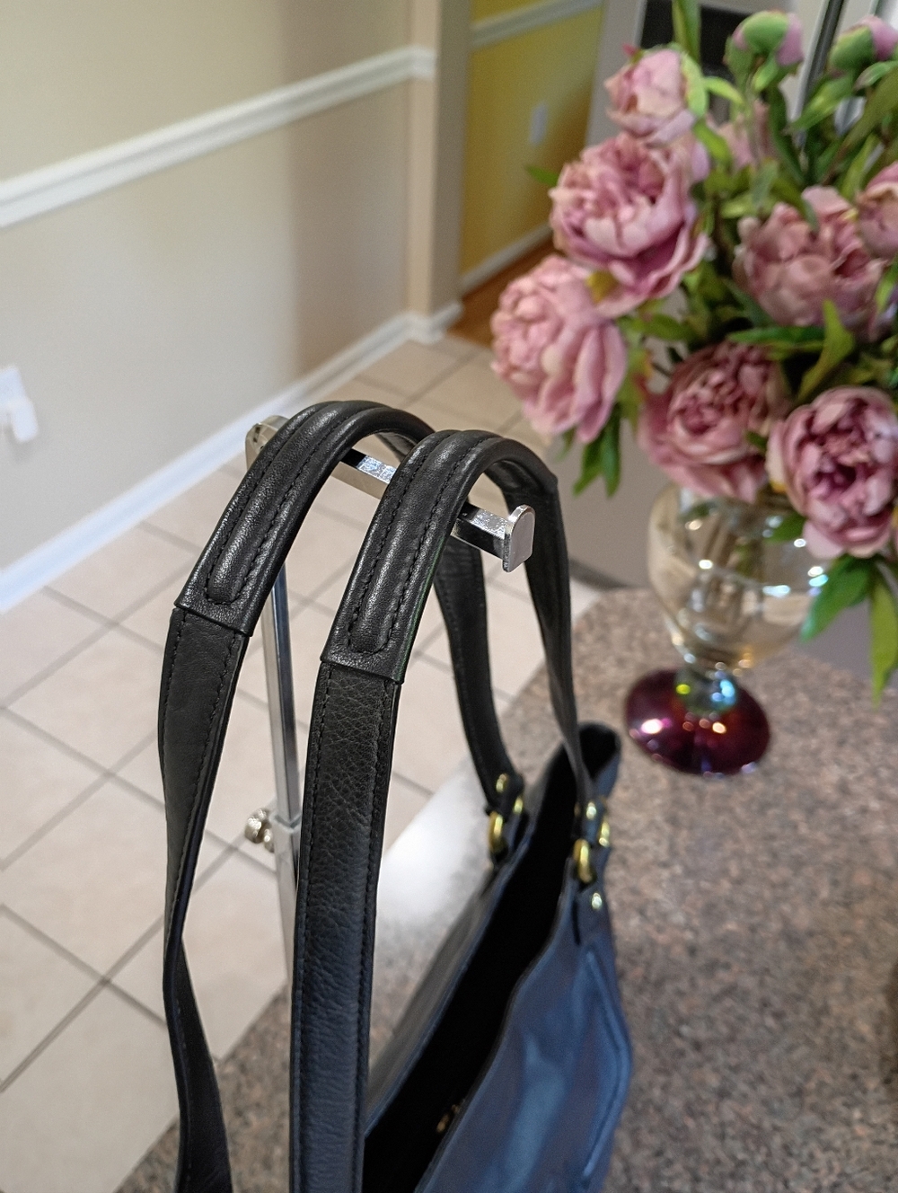 Coach  Campbell Belle Black Leather Shoulder Bag with Gold Hardware - Picture 16 of 16